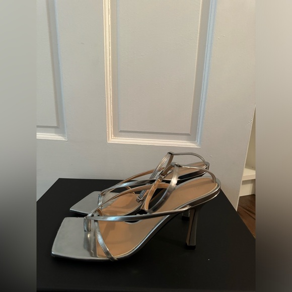 Bottega Veneta Stretch Strap Sandals in Silver - Picture 5 of 11